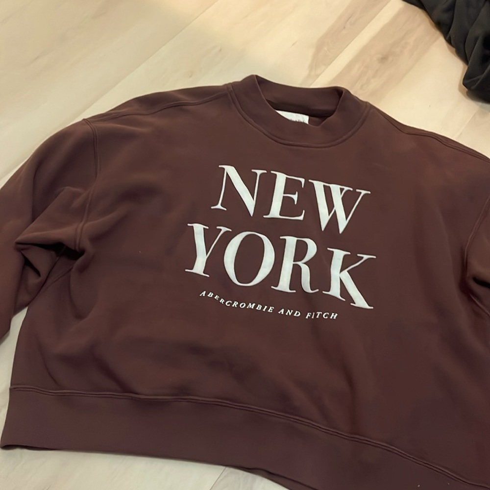 Abercrombie & Fitch Crewneck